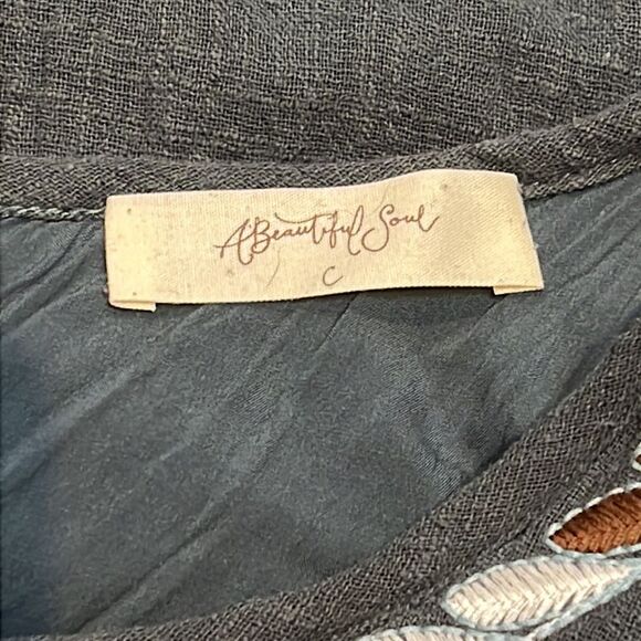 A Beautiful Soul Ladies Plus Size Embroidered Flutter Sleeve Gauze Shift Dress - Picture 5 of 7